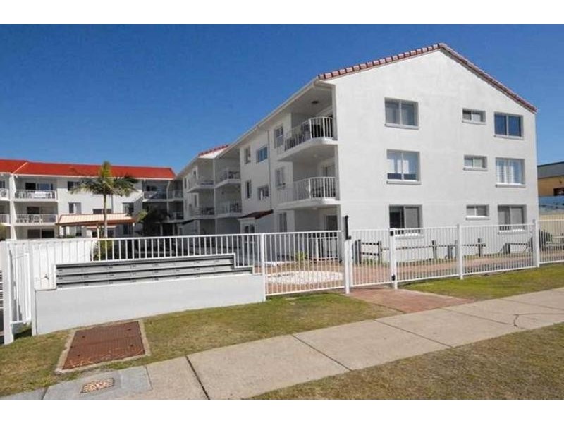 3/300 The Esplanade, Miami QLD 4220