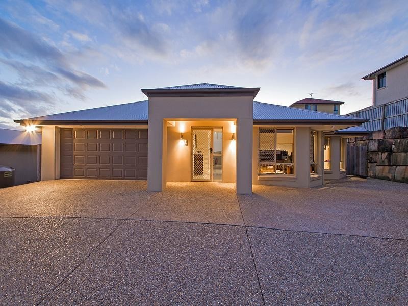 67 Rowland Ave, Wakerley QLD 4154