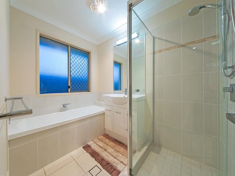 67 Rowland Ave, Wakerley QLD 4154