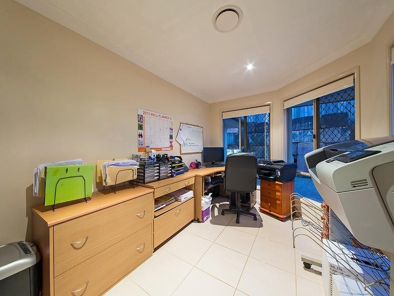 67 Rowland Ave, Wakerley QLD 4154