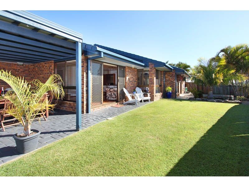 8 Wallen Pl, Wynnum West QLD 4178