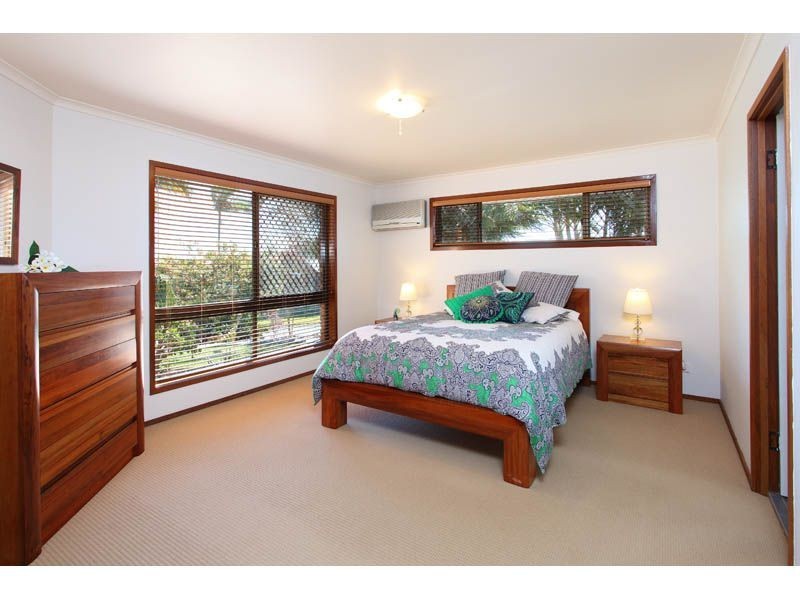 8 Wallen Pl, Wynnum West QLD 4178