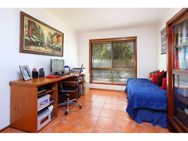 8 Wallen Pl, Wynnum West QLD 4178