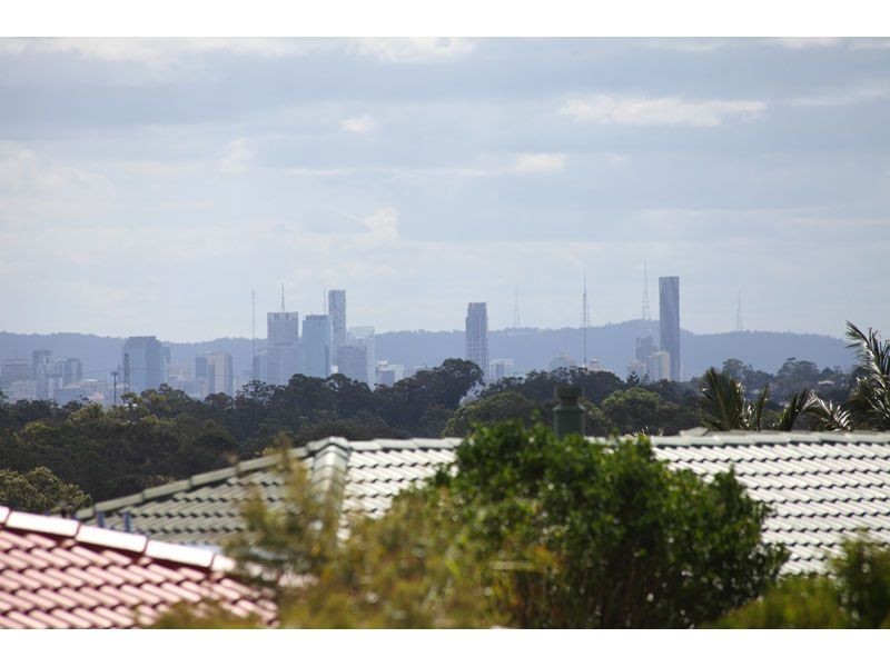 8 Wallen Pl, Wynnum West QLD 4178