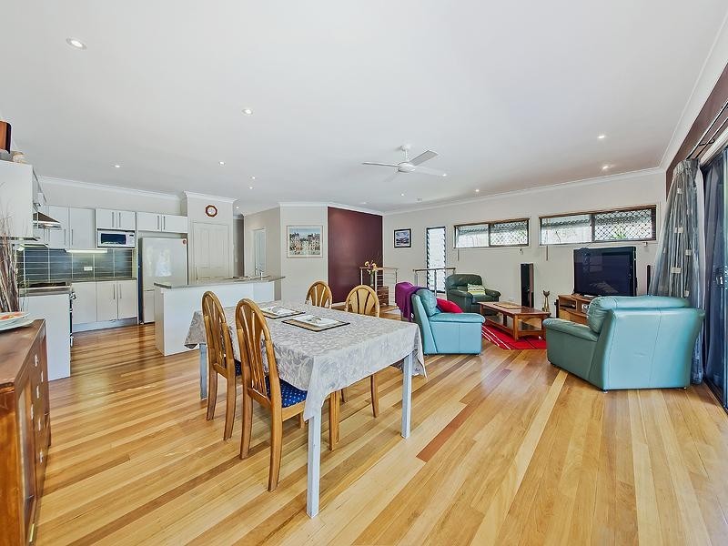 149 Melville Tce, Manly QLD 4179
