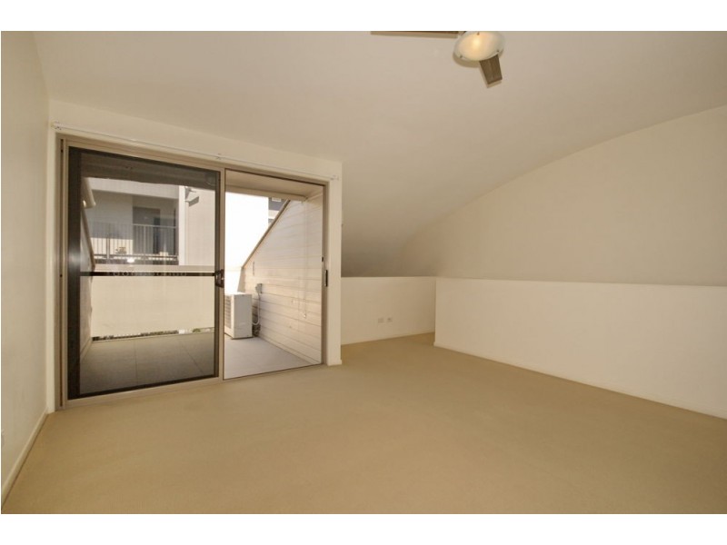 2/178 Stratton Terrace, Manly QLD 4179