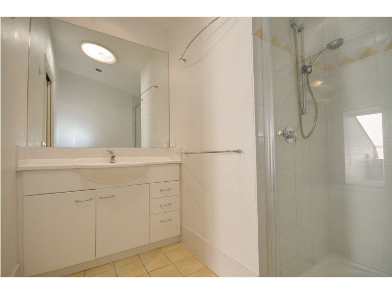 2/178 Stratton Terrace, Manly QLD 4179