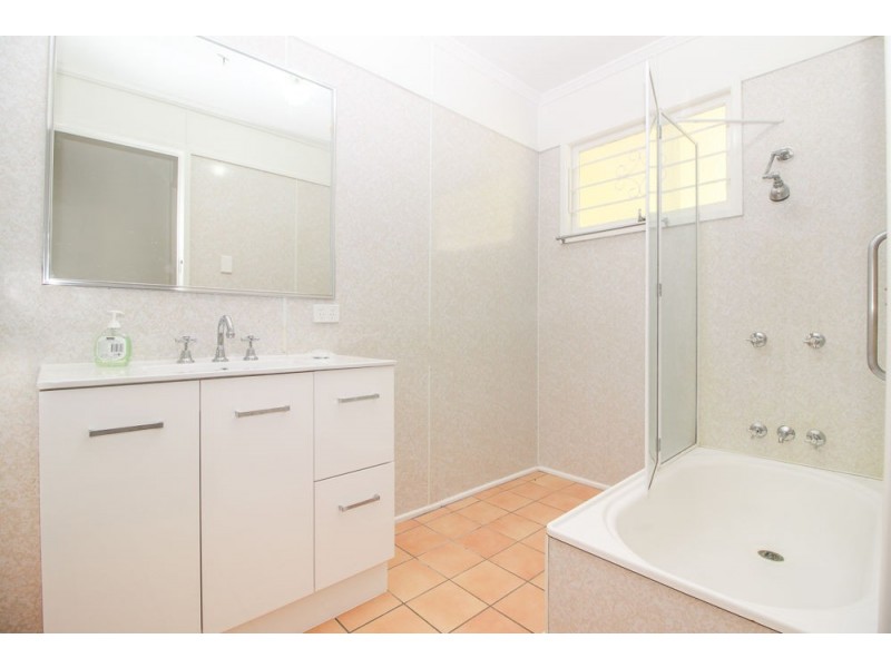 165 Oceana Terrace, Lota QLD 4179