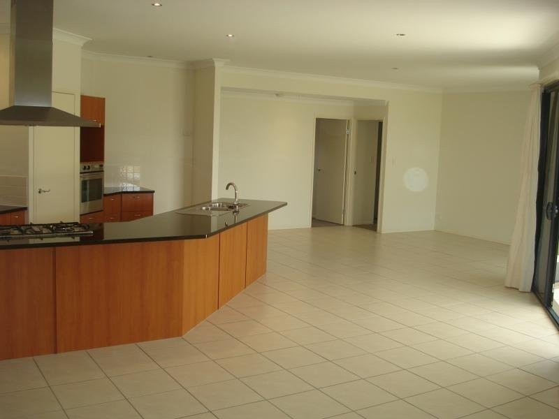 168 Hindes Street, Lota QLD 4179