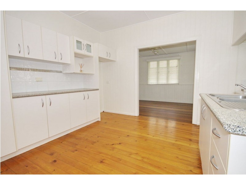 54 Buderim Street, Manly QLD 4179