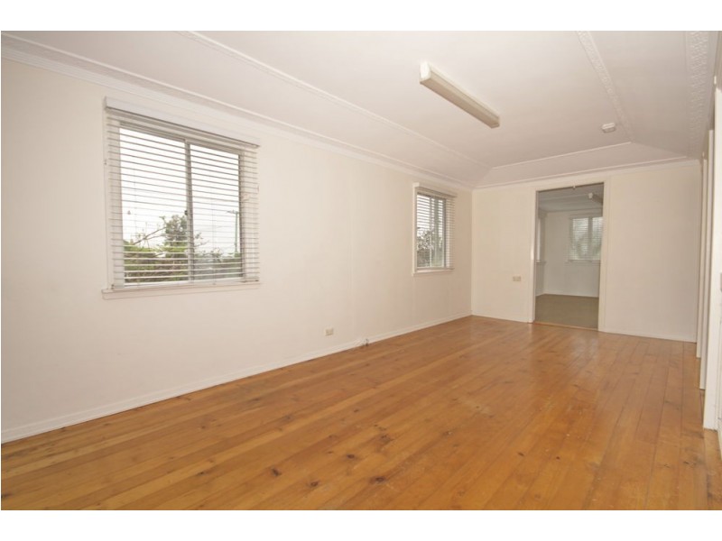 54 Buderim Street, Manly QLD 4179