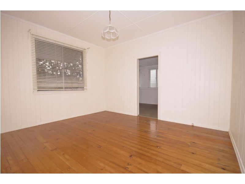54 Buderim Street, Manly QLD 4179