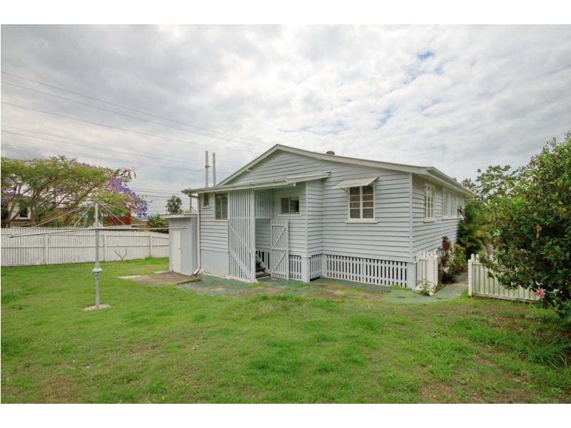 54 Buderim Street, Manly QLD 4179