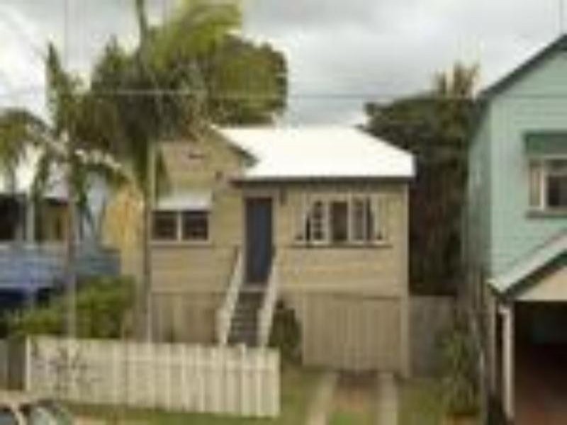 17 Clara Street, Wynnum QLD 4178