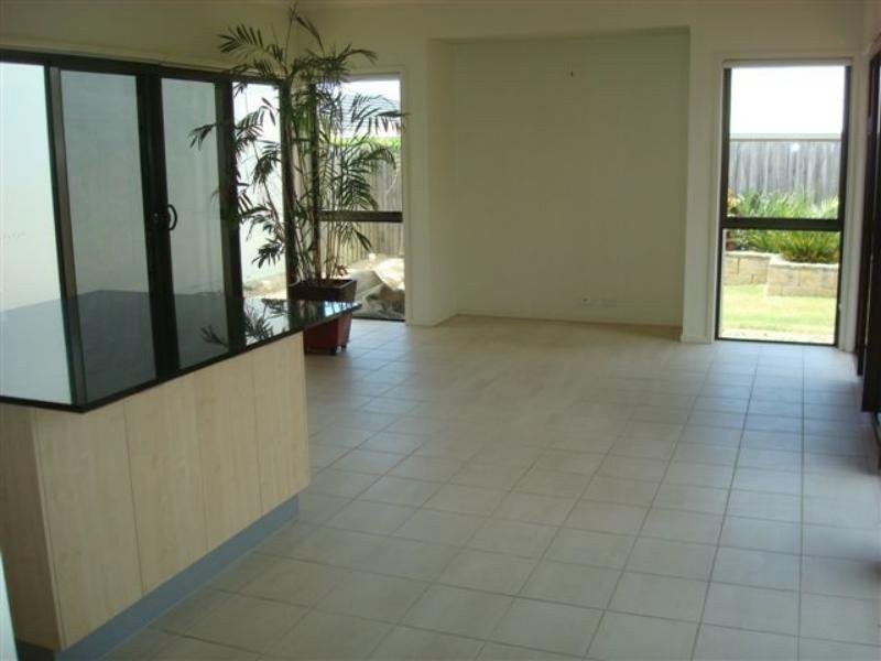 56 Mossvale Drive, Wakerley QLD 4154