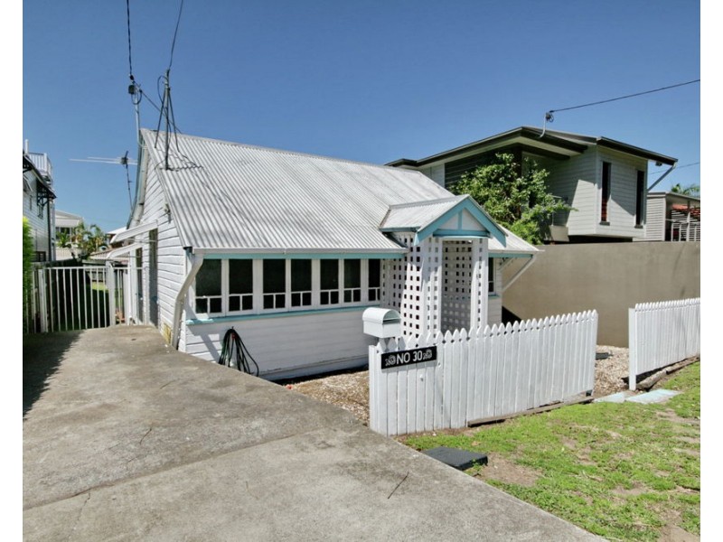 30 Oakley Street, Manly QLD 4179