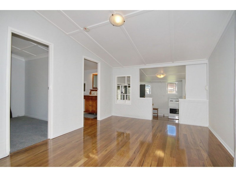 30 Oakley Street, Manly QLD 4179