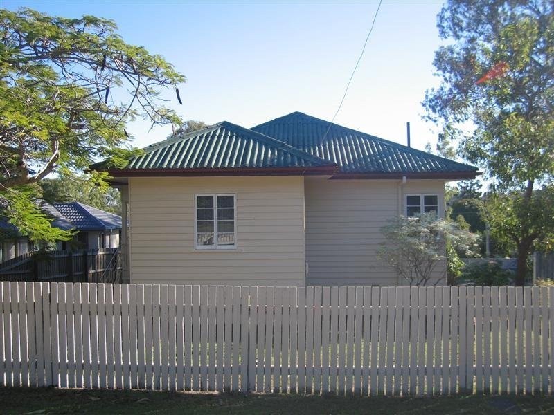 9 Curve Avenue, Wynnum QLD 4178