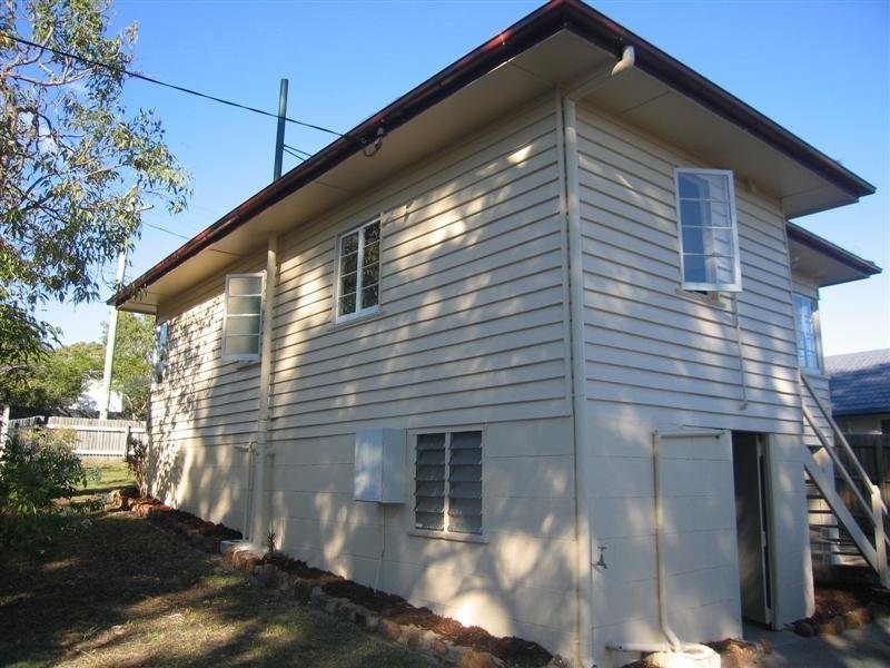 9 Curve Avenue, Wynnum QLD 4178