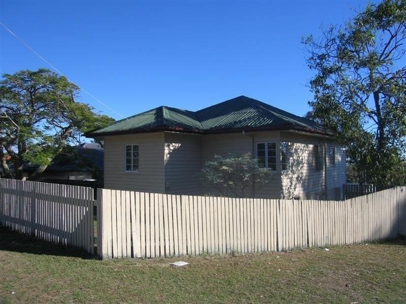 9 Curve Avenue, Wynnum QLD 4178