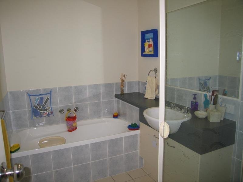 48 School Road, Wynnum West QLD 4178