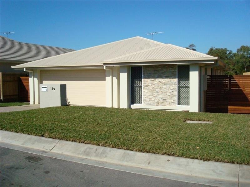 29 Dundee Crescent, Wakerley QLD 4154