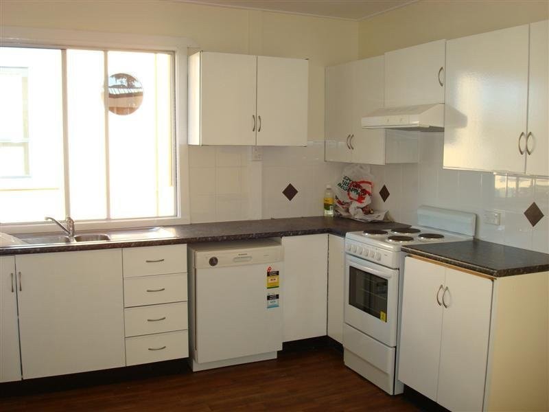 699 Esplanade Esplanade, Lota QLD 4179