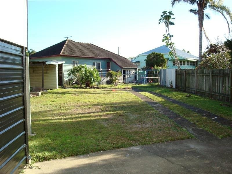 699 Esplanade Esplanade, Lota QLD 4179