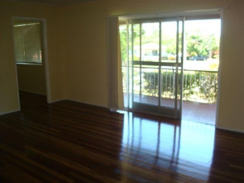 1 Dalkerry Street, Wynnum West QLD 4178