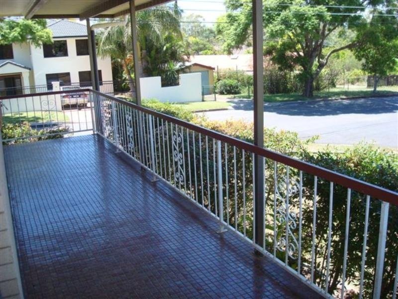 1 Dalkerry Street, Wynnum West QLD 4178