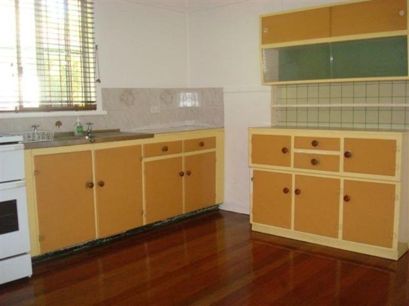39 Raeburn Street, Manly QLD 4179