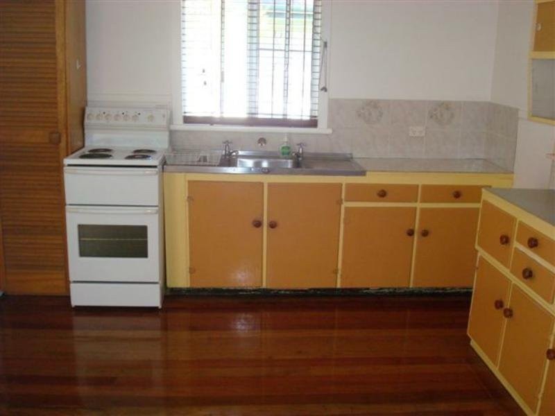 39 Raeburn Street, Manly QLD 4179