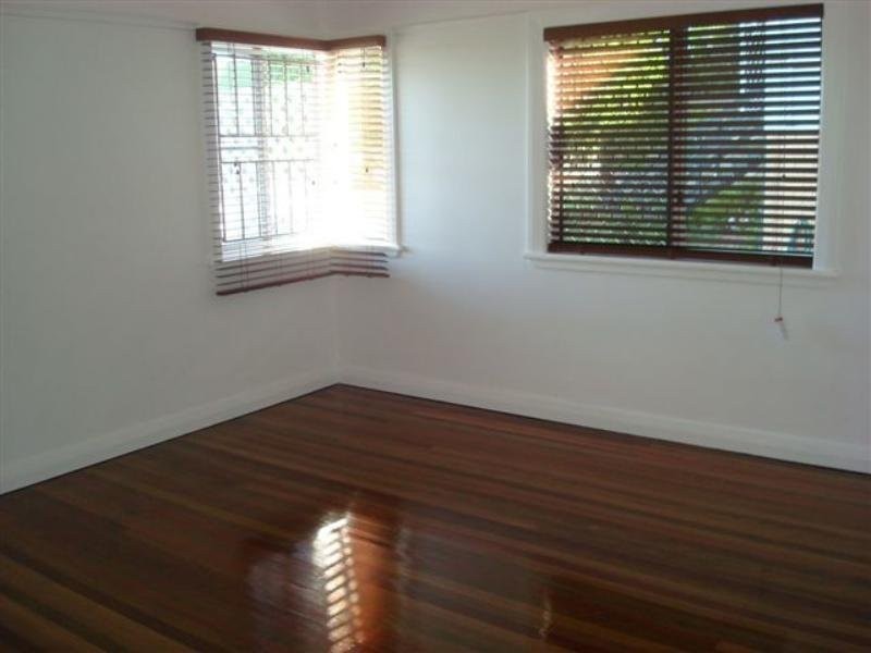 39 Raeburn Street, Manly QLD 4179