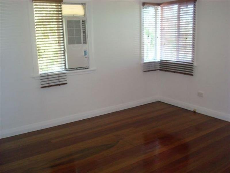 39 Raeburn Street, Manly QLD 4179