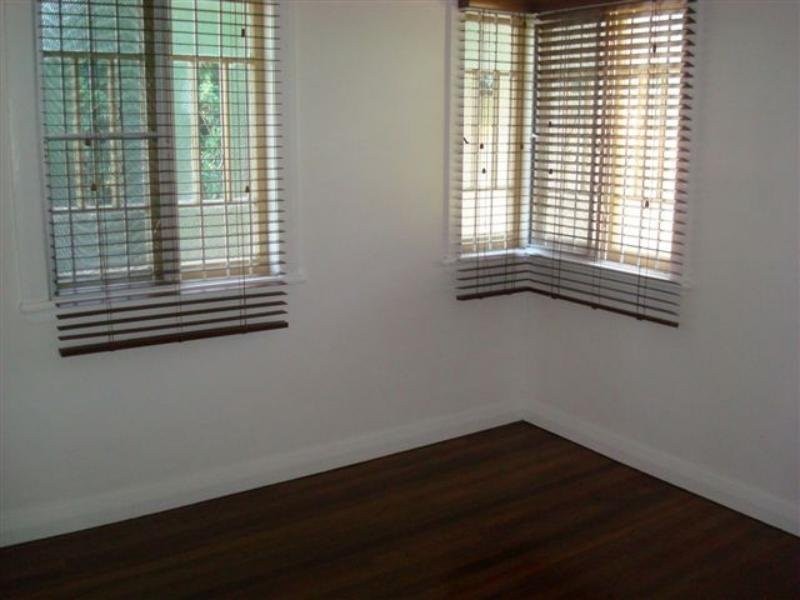 39 Raeburn Street, Manly QLD 4179