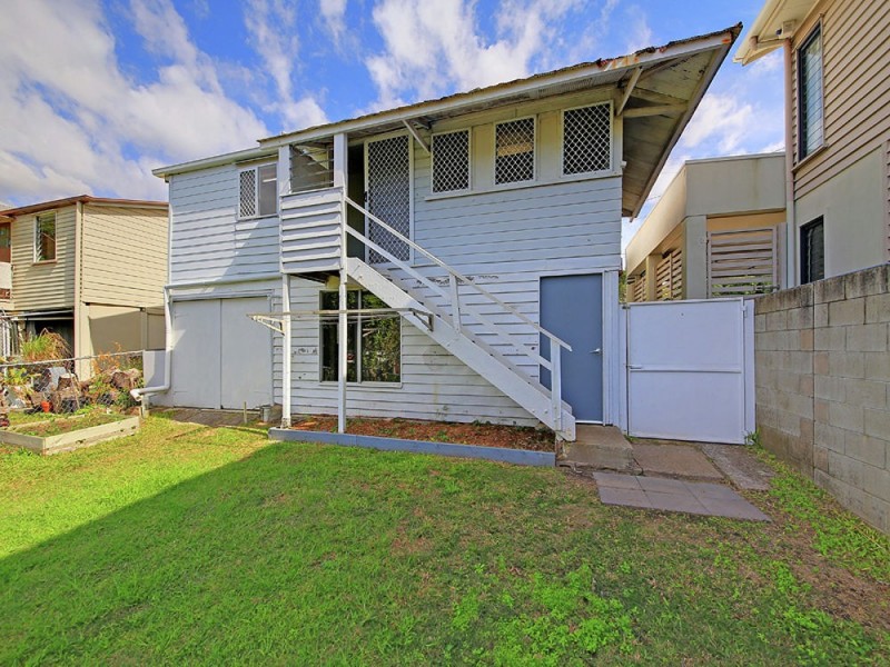 25 Gordon Parade, Manly QLD 4179