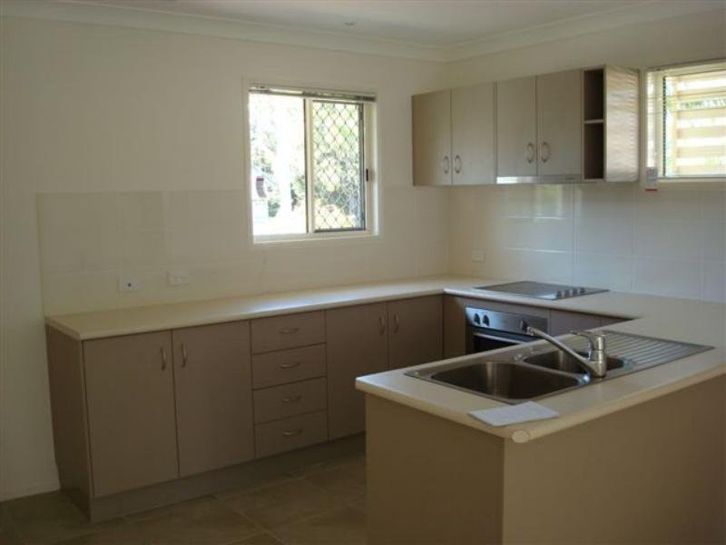 2/151 Pine Street, Wynnum QLD 4178