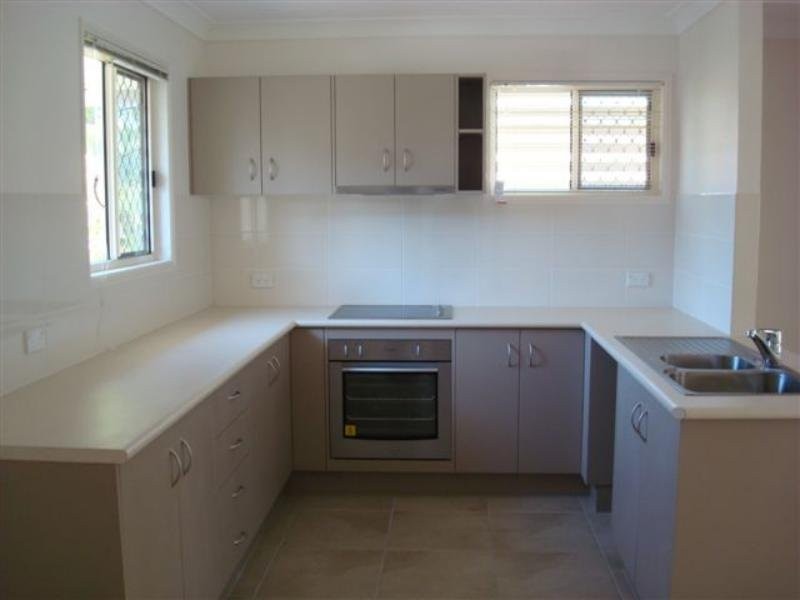 2/151 Pine Street, Wynnum QLD 4178