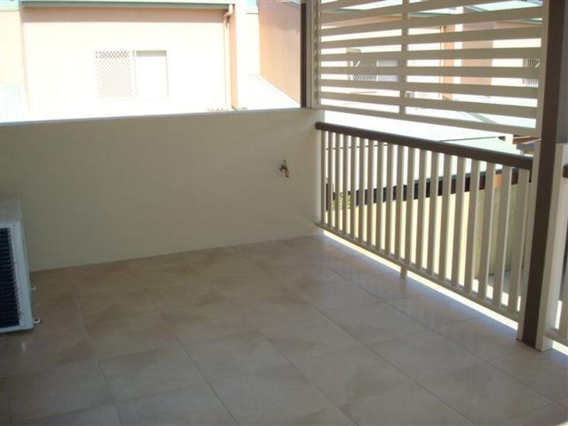 2/151 Pine Street, Wynnum QLD 4178