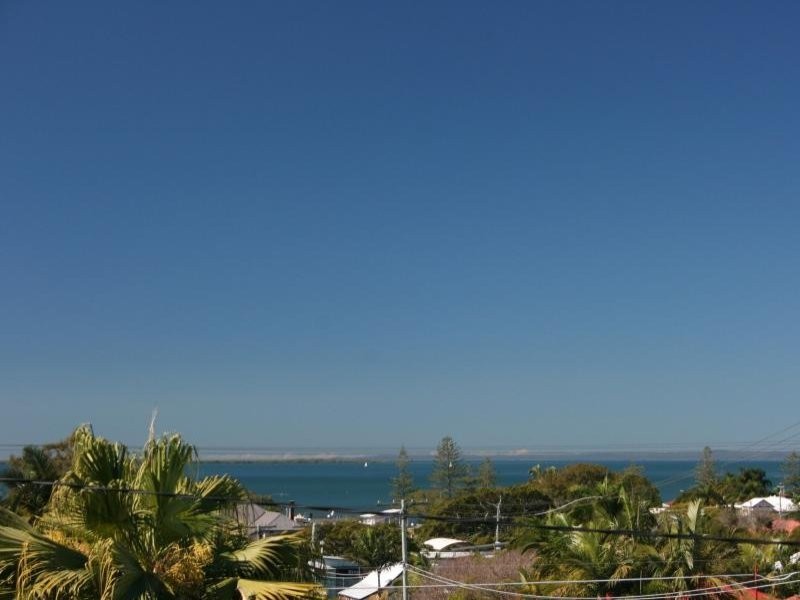 75 Glenora Street, Wynnum QLD 4178