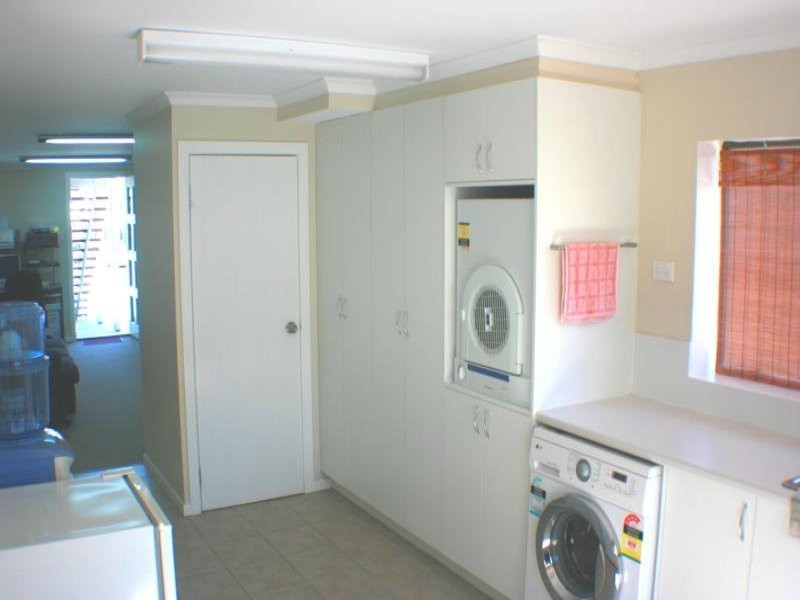 75 Glenora Street, Wynnum QLD 4178