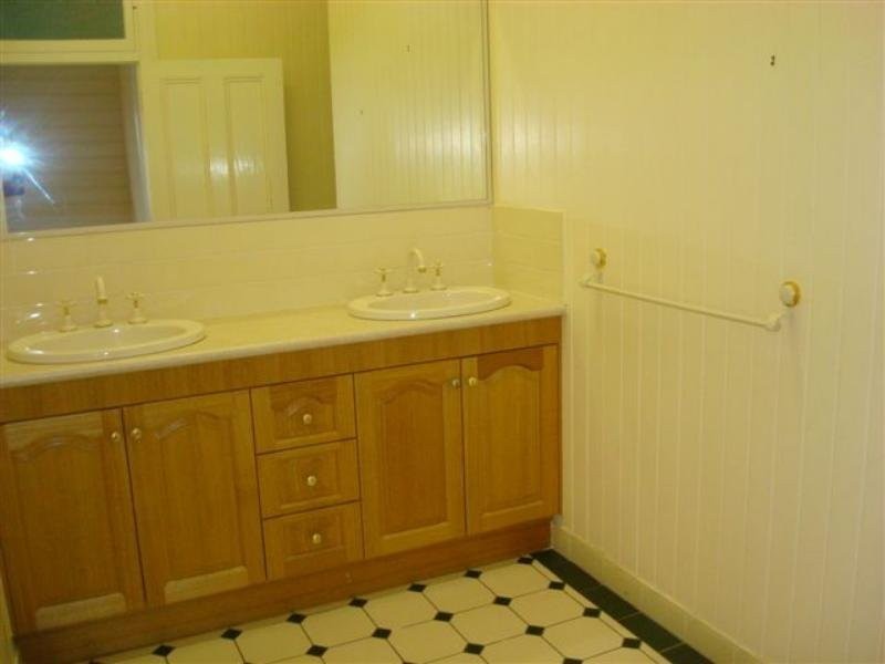 11 Lahey Close, Wynnum QLD 4178