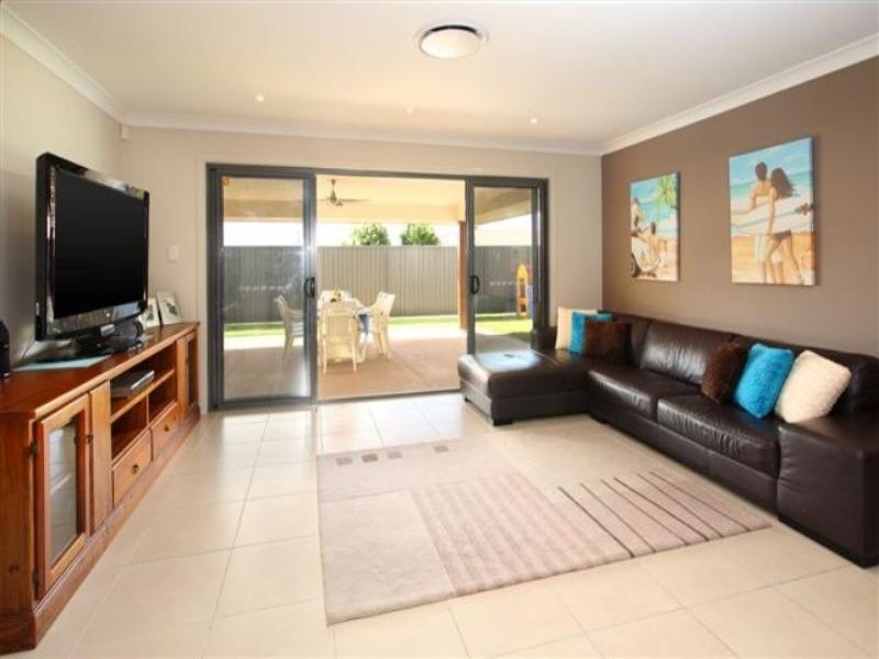 5 Raife Close, Wellington Point QLD 4160