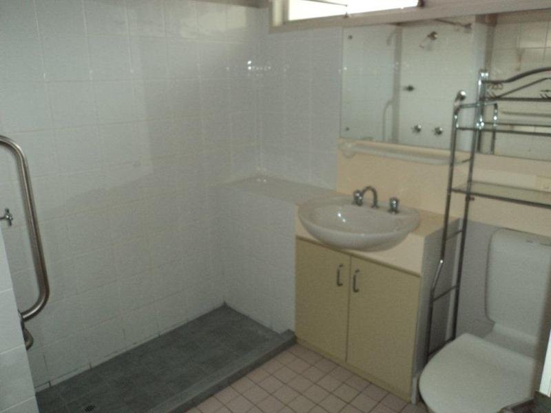 10/10 Preston Road, Manly QLD 4179