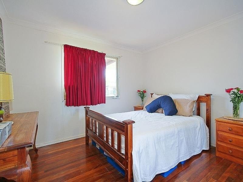 6 Ogilvie Street, Wynnum QLD 4178