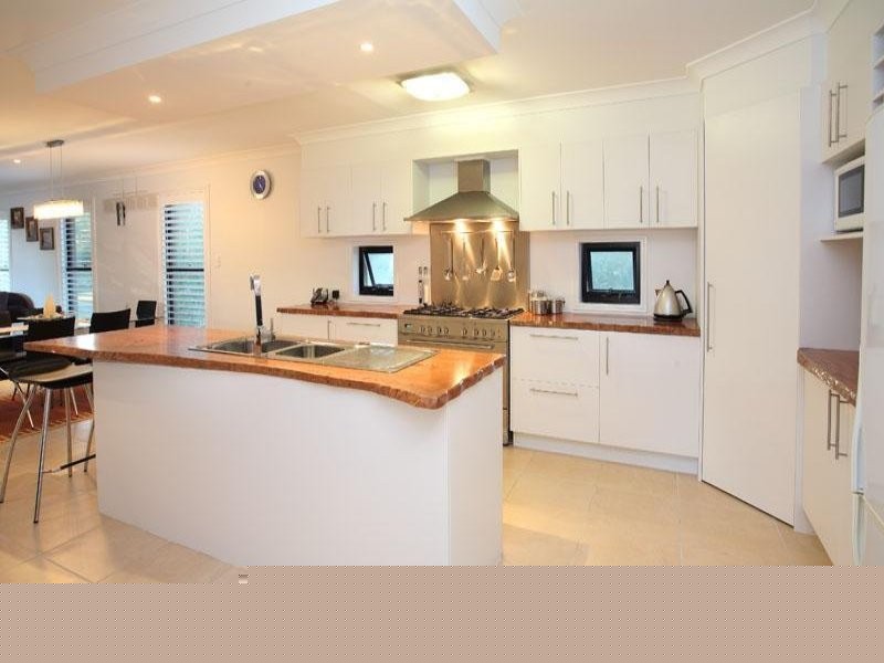 13 Chipping Close, Wakerley QLD 4154