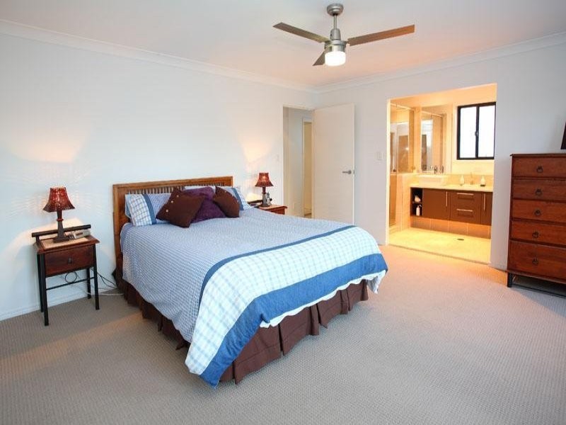 13 Chipping Close, Wakerley QLD 4154