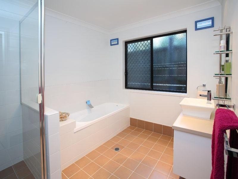 13 Chipping Close, Wakerley QLD 4154