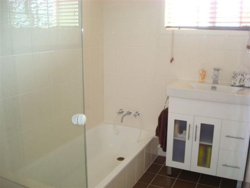 46 Roseberry Parade, Wynnum West QLD 4178