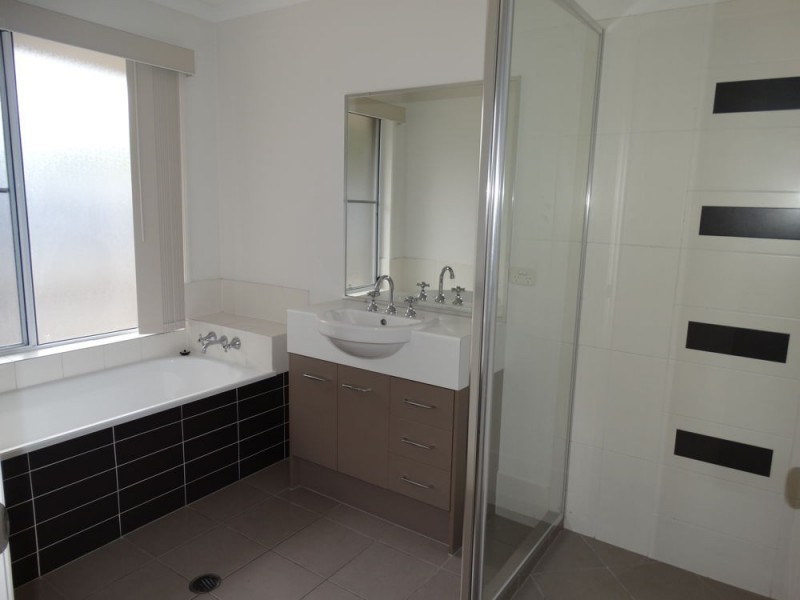 1 Paperbark Place, Wakerley QLD 4154